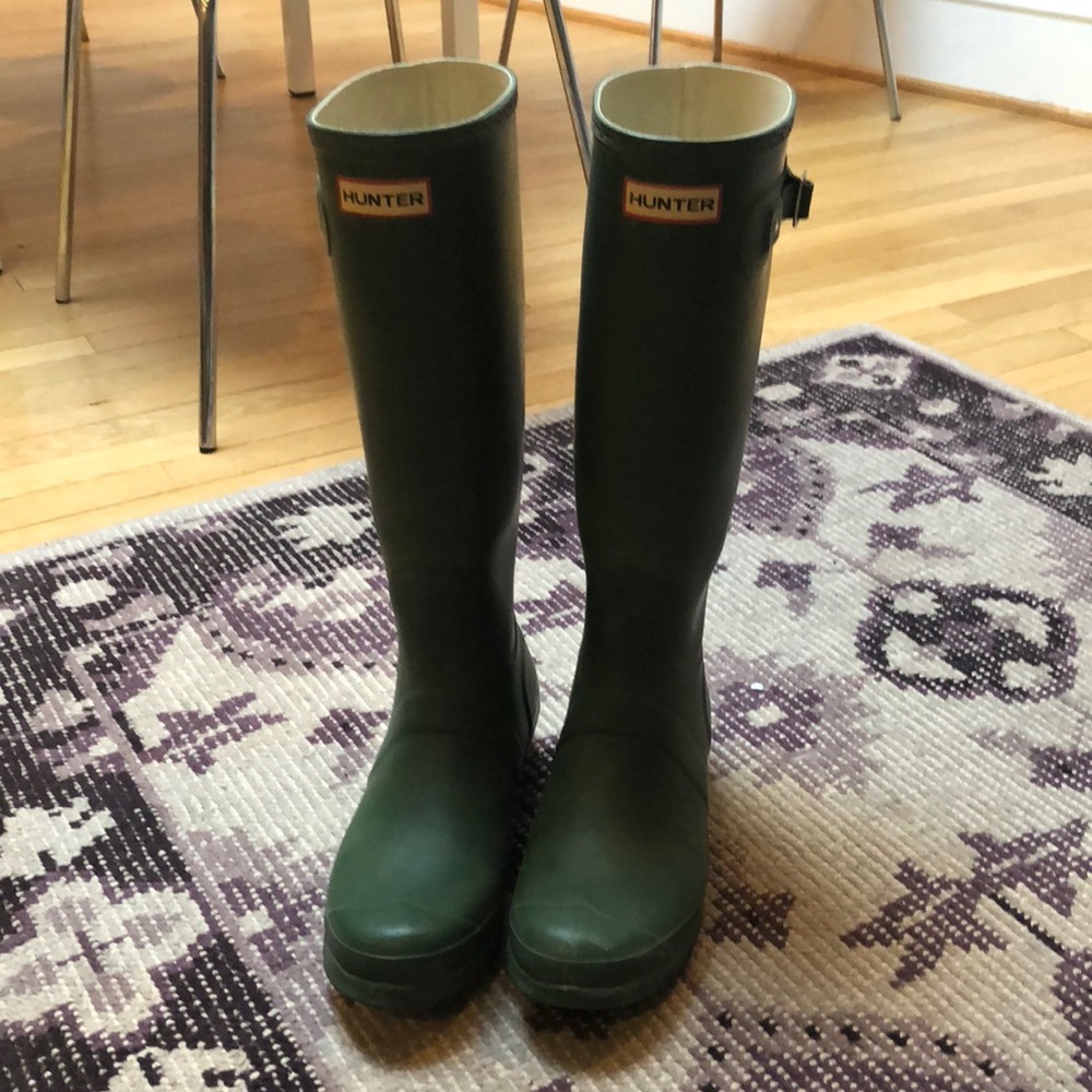 Hunter matte green rain boots 10W/9M